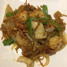 Sumittra Thai Cuisine signature dishes Larb Chicken
Rock Shrimp
Pad Thai